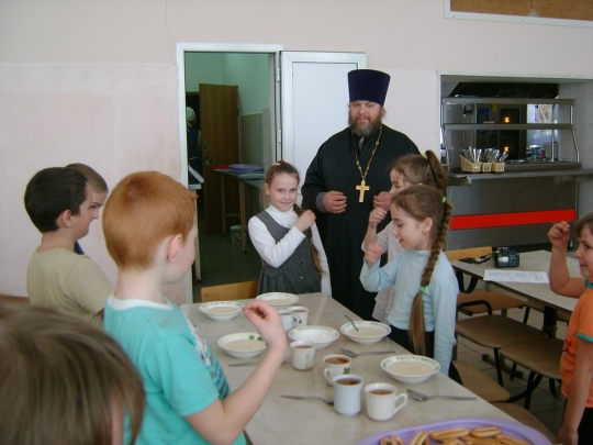 Великанов Г.В член Совета Отцов от Пичаеского района Тамбовской области посетил школу с контролем питания детей