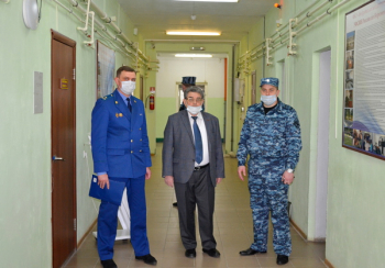Уполномоченный по правам ребенка в Тамбовской области  Евгений  Таможник с рабочим визитом посетил СИЗО-3