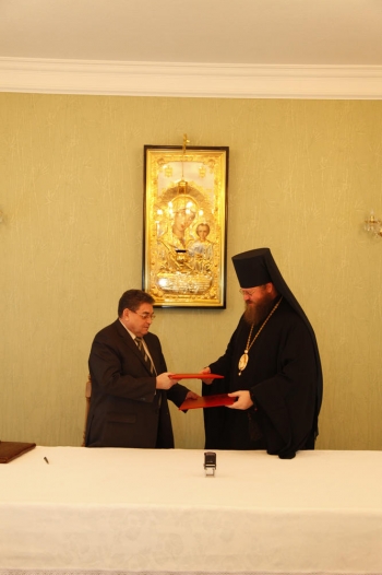 17 марта 2012 года состоялось подписание соглашения о сотрудничестве между Уполномоченным по правам ребенка в Тамбовской области Евгением Таможником  и епископом Тамбовским и Мичуринским Феодосием
